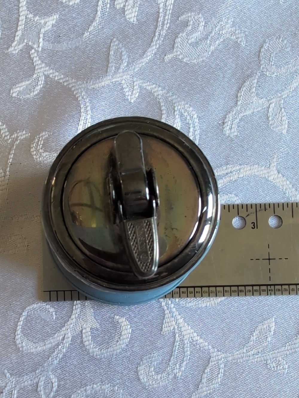 1954 Wedgwood Blue Jasperware Table Lighter with White Relief - Picture 6 of 6